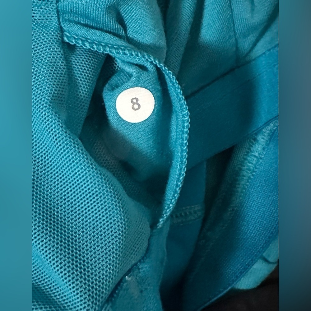 Lululemon Women’s Sleeveless Shirt- Size 8 - Picture 5 of 7